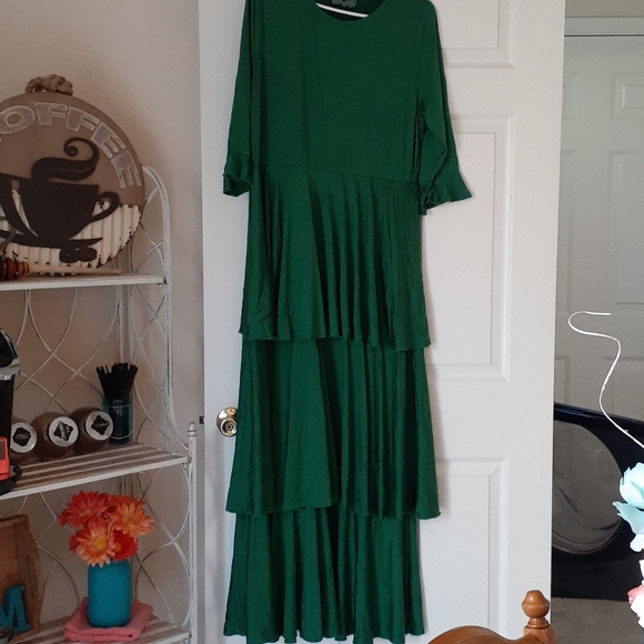 Dainty Jewells Dresses & Skirts - Dainty Jewells Emerald Darling Dress Maxi Length